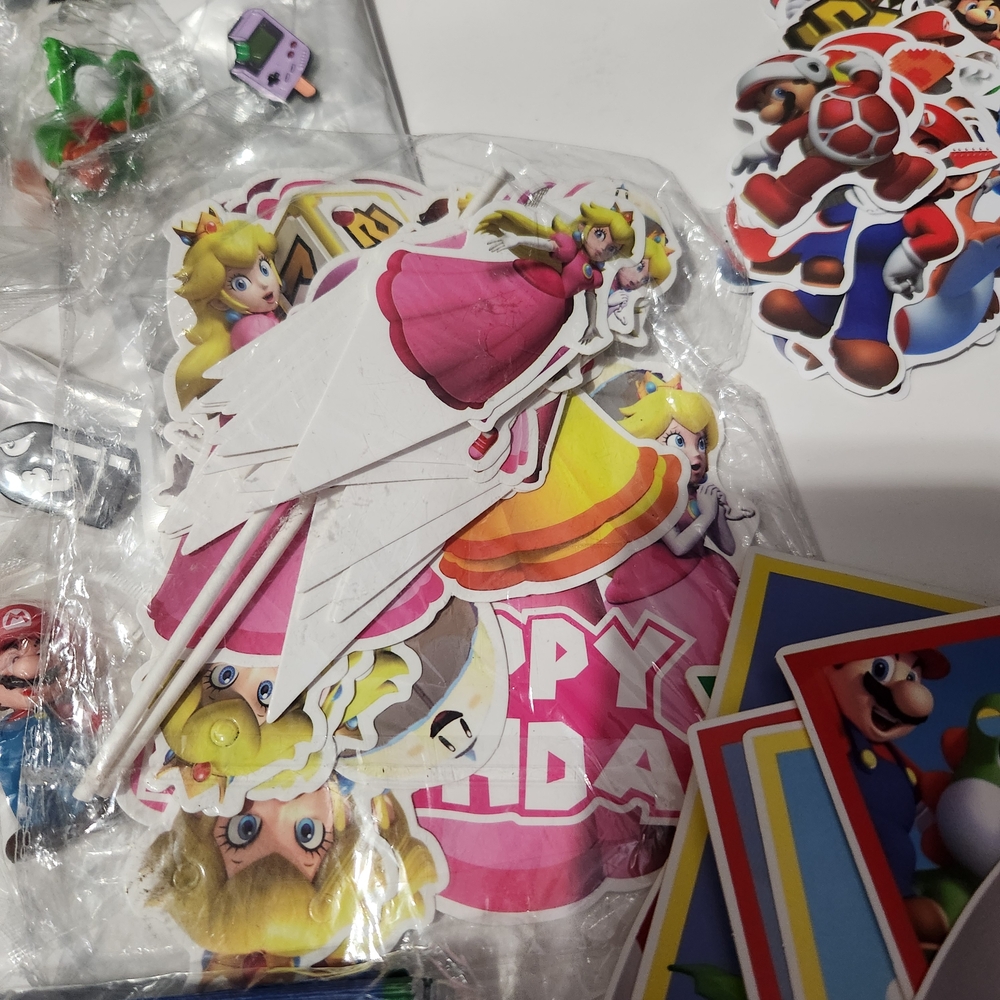 Super Mario Party Supplies Set - Picture 5 of 10